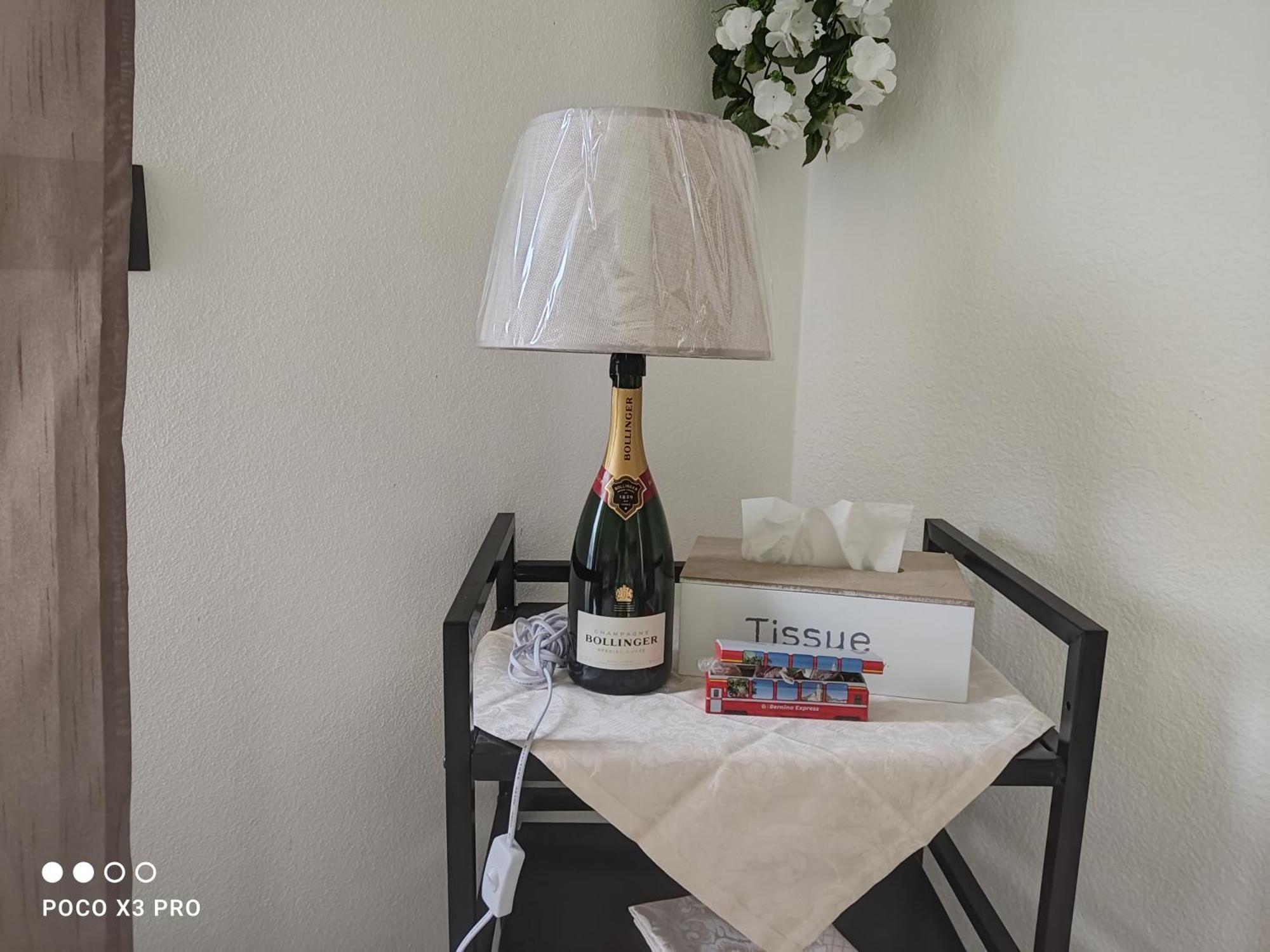 Tirano Express Luxury Apartments 外观 照片