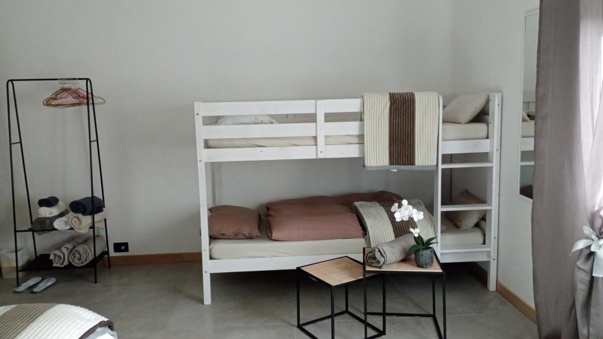 Tirano Express Luxury Apartments 外观 照片